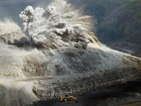 Dịch vụ nổ mìn là gì? Quy định về kinh doanh dịch vụ nổ mìn?