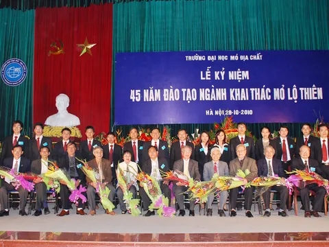 Nhớ ngày đầu thành lập bộ môn Khai thác lộ thiên