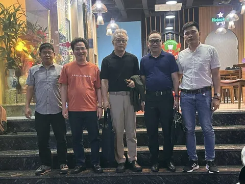 Lãnh đạo Hội Kỹ thuật nổ mìn Việt Nam và Trung tâm Bồi dưỡng và Tư vấn nổ mìn làm việc với đoàn chuyên gia của Trường Đại học Dong A – Hàn Quốc