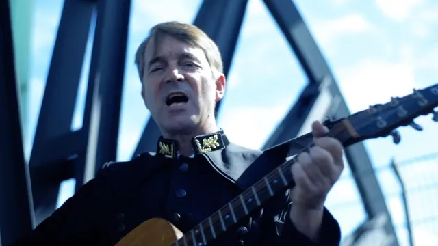 GS.TS. Juergen Kretschmann, Hội Giáo sư Mỏ Thế giới (Society of Mining Professors), sáng tác và trình bày bài hát Miners' Anthem (Bài ca Thợ mỏ)